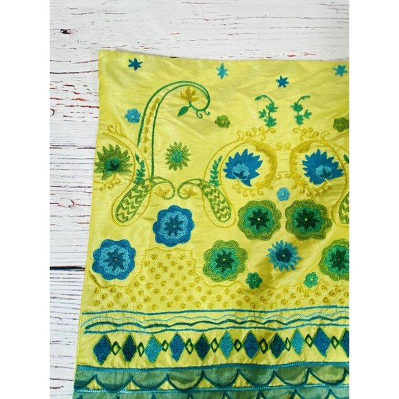 Pier 1 Embroidered Throw Pillow Cover Pillowcase Sham Bright Green 18" x 18" - Picture 3 of 10